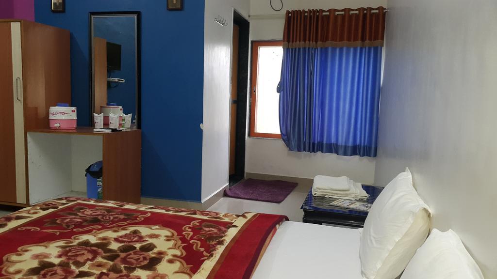 Hotel Krishna Park Resort Diu Habitación foto