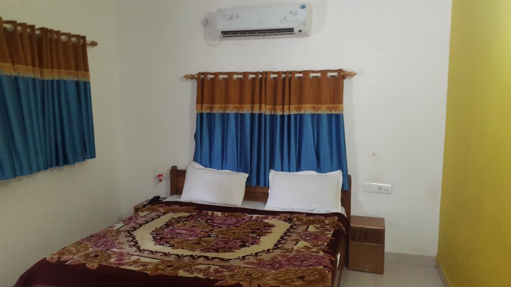 Hotel Krishna Park Resort Diu Habitación foto